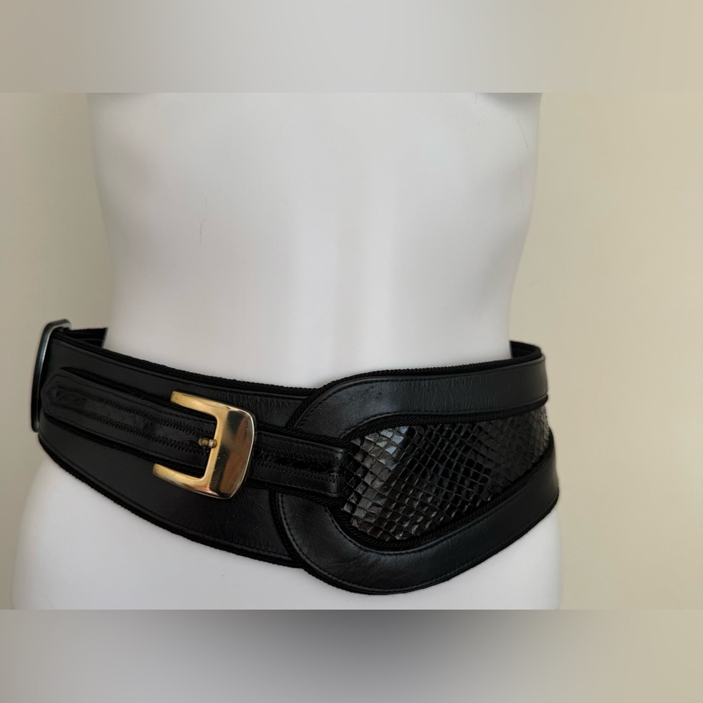 Decorative waste belt. Black leather and snake skin.